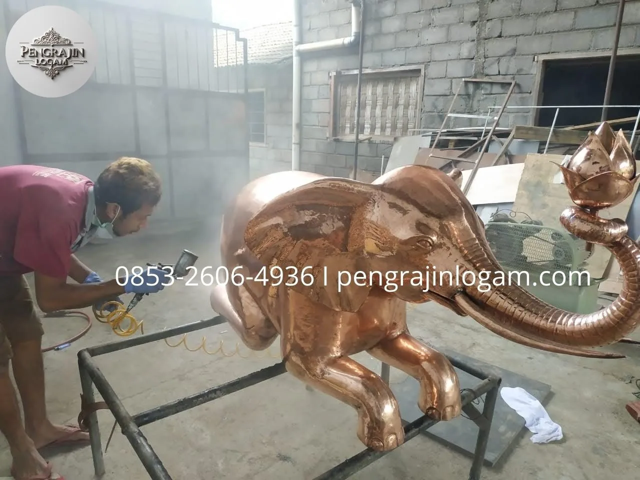 Patung gajah tembaga