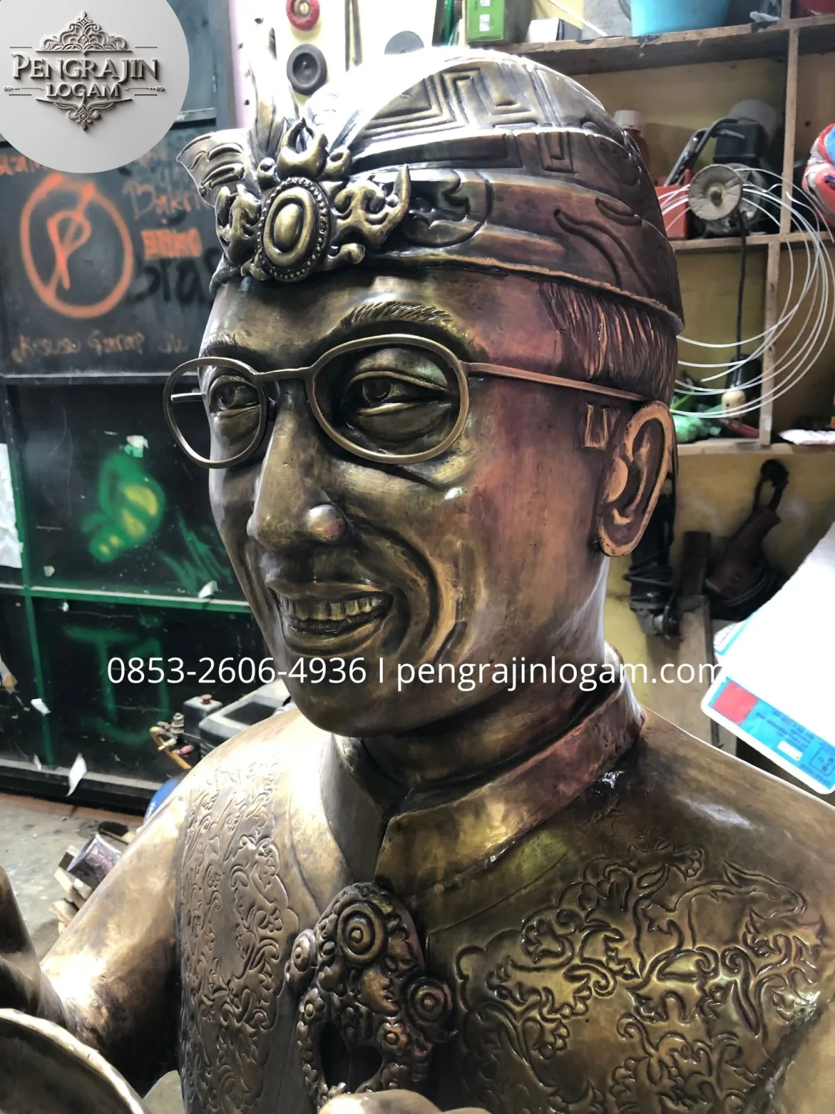Patung Tembaga Tokoh Dari Bleecopper