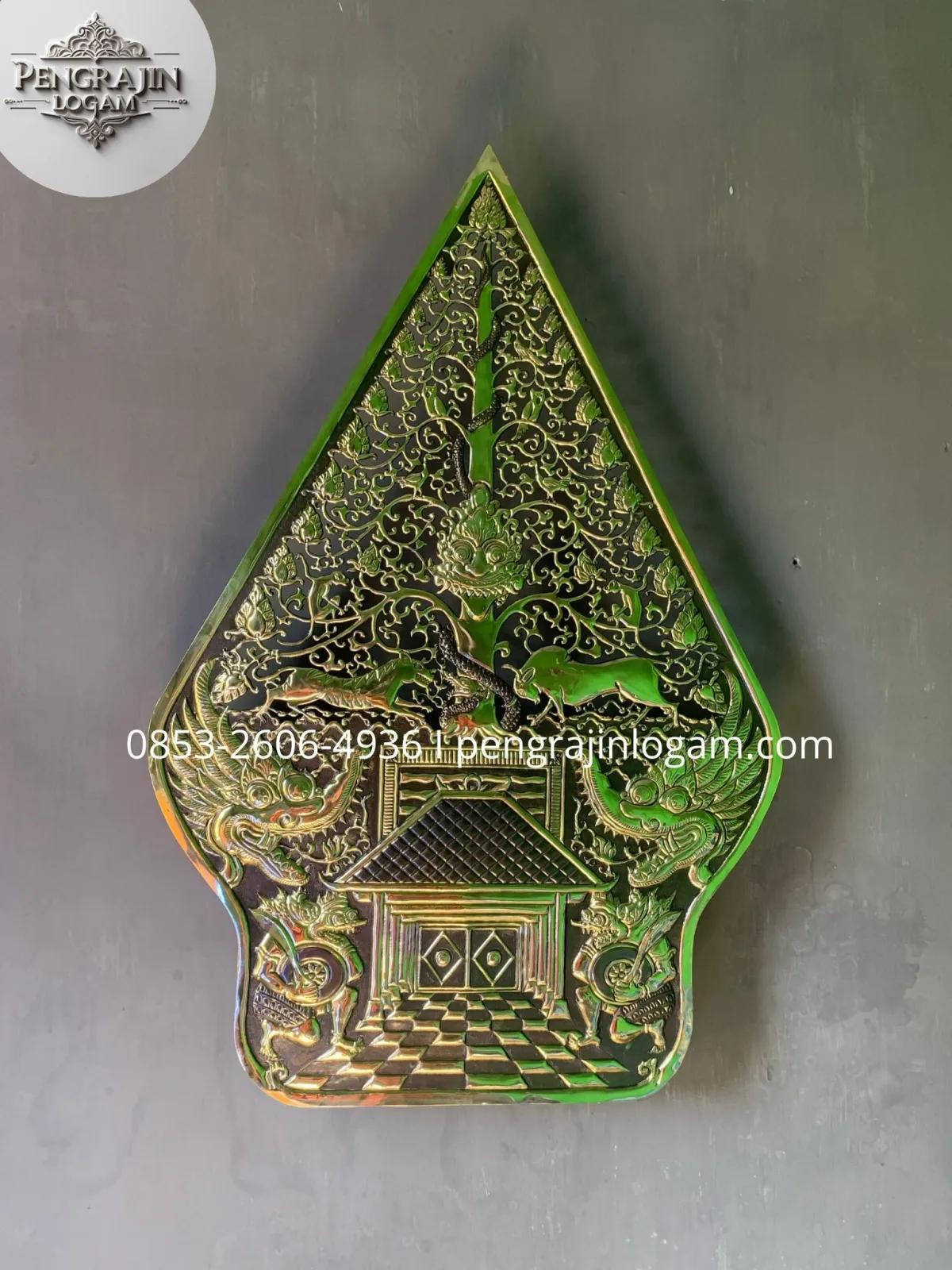 Gunungan Wayang Kuningan Tembaga