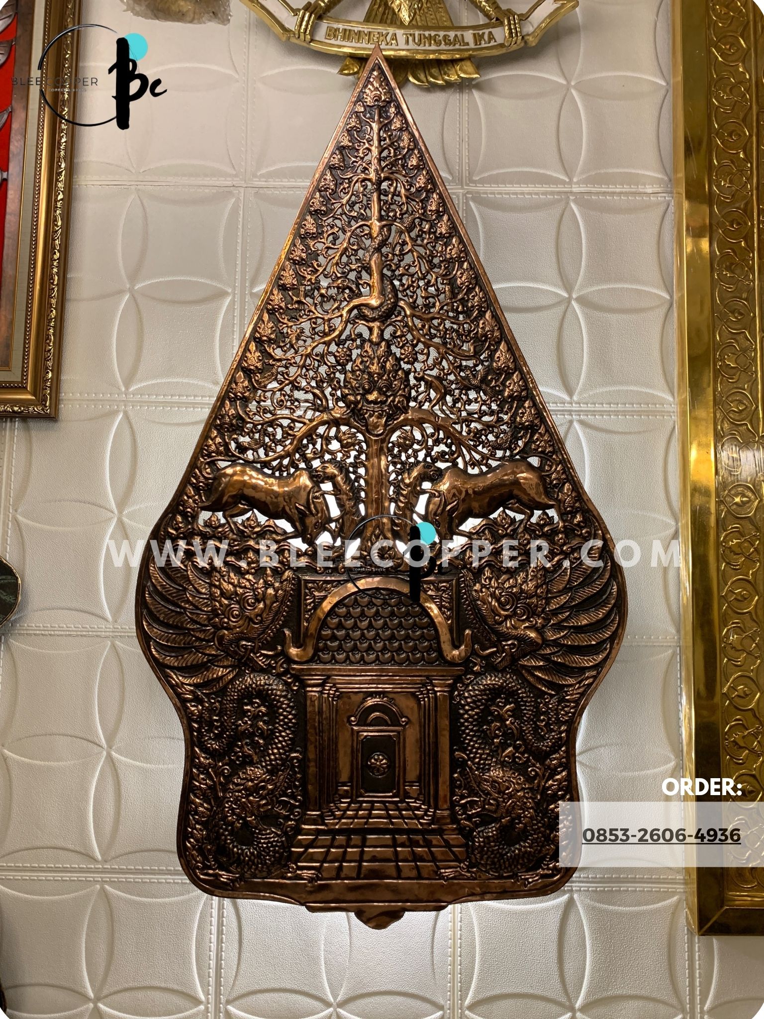 Gunungan Wayang Tembaga Gunungan Wayang Tembaga