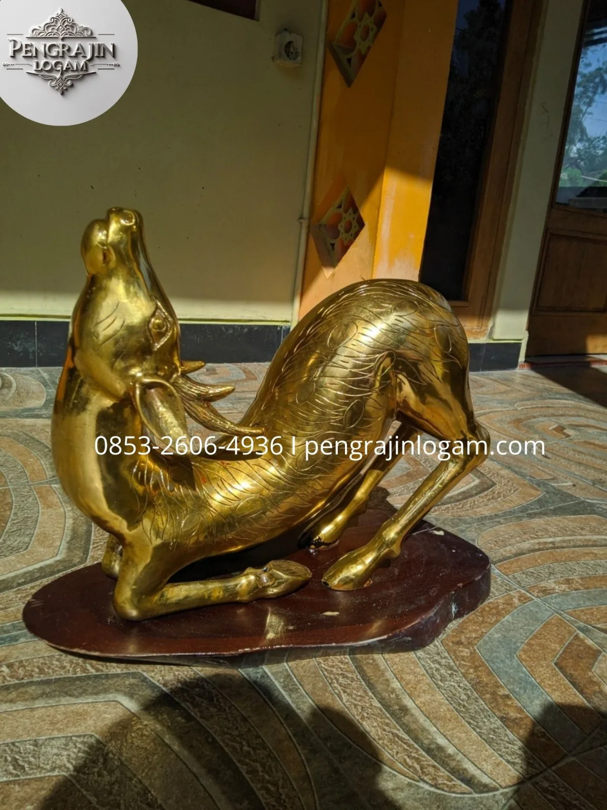 Patung Sapi Kuningan