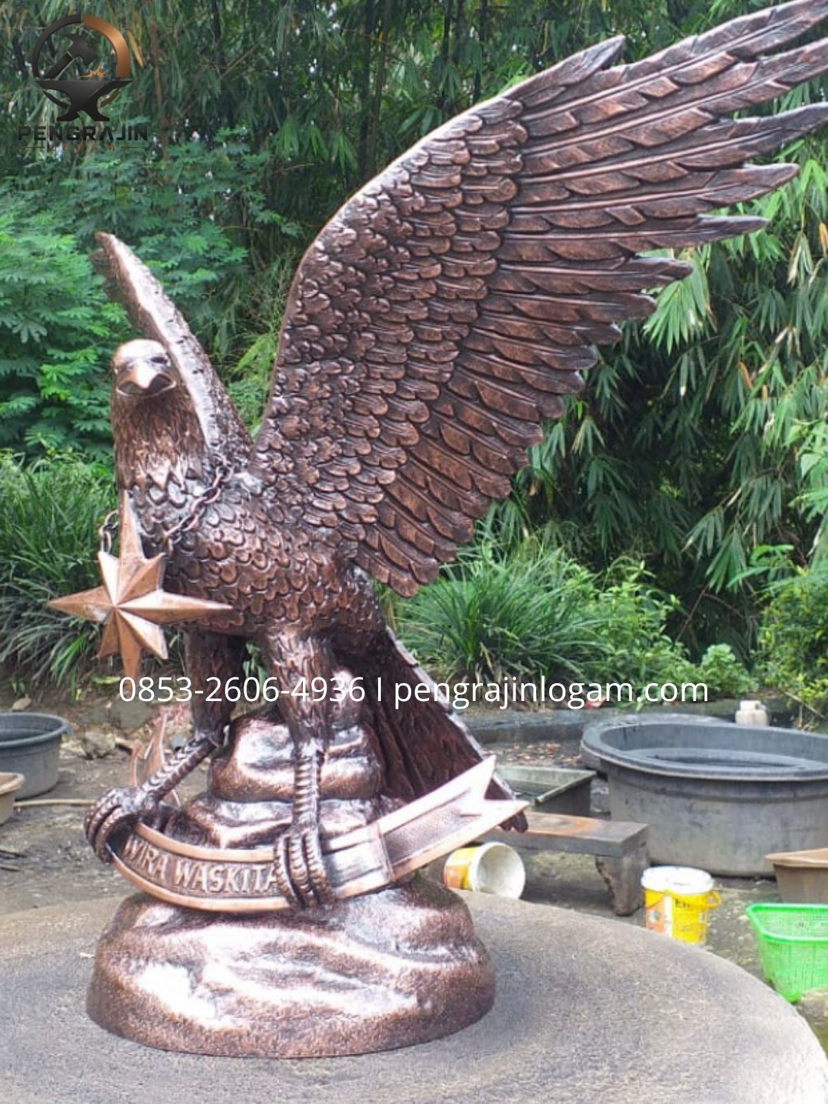 Custom patung garuda tembaga