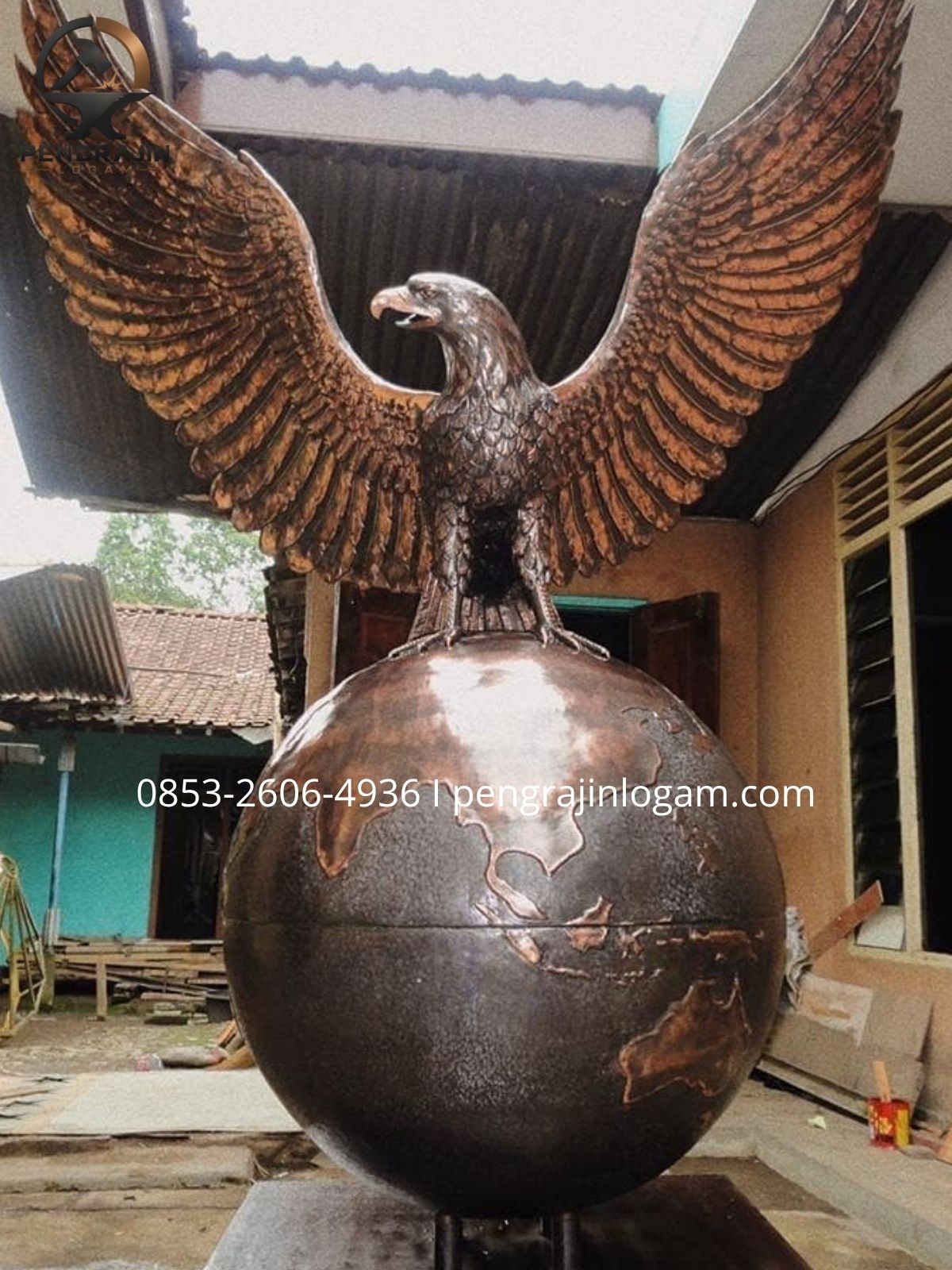 Custom patung rajawali tembaga