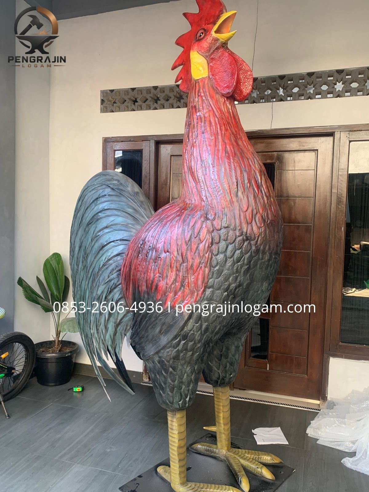 Patung ayam tembaga
