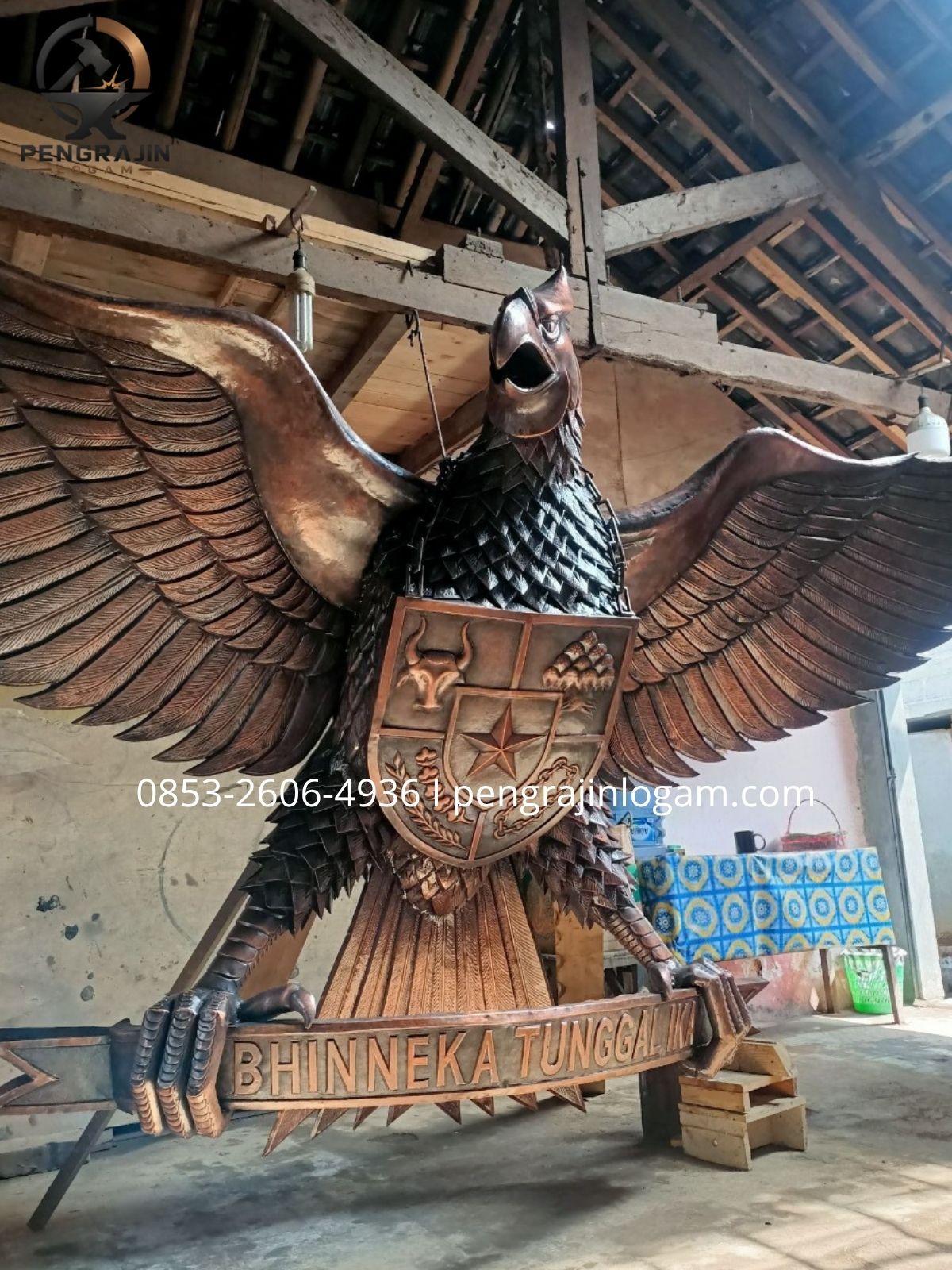 Patung garuda tembaga