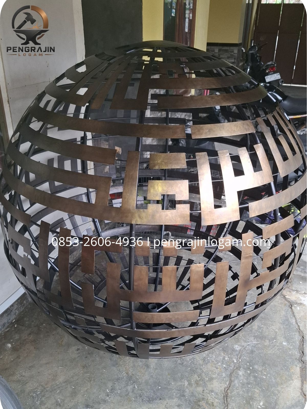 Kaligrafi Globe Kuningan Kaligrafi Globe Kuningan