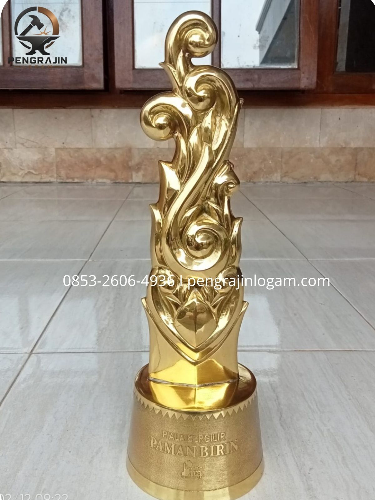 Kerajinan Trophy Kuningan